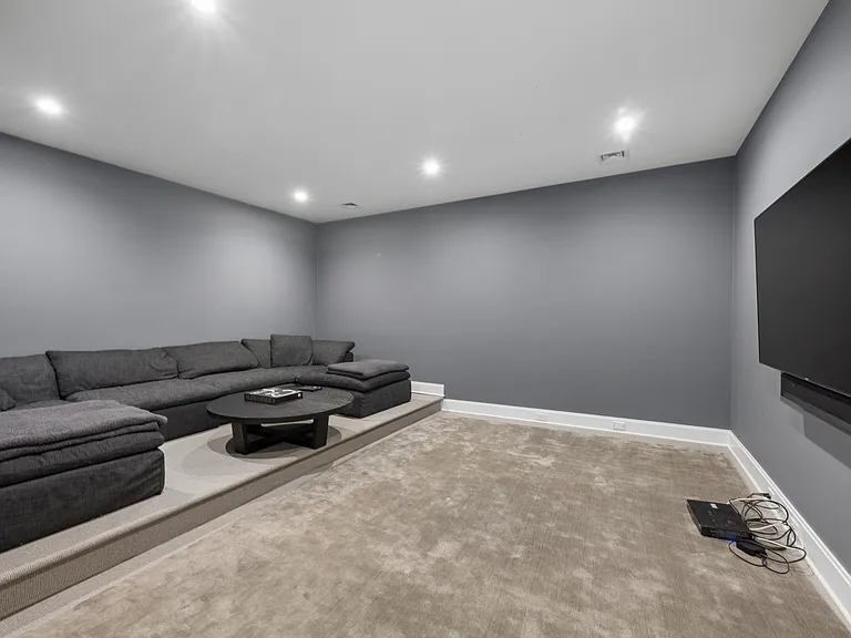 64 Birchwood Ln — Photo 16