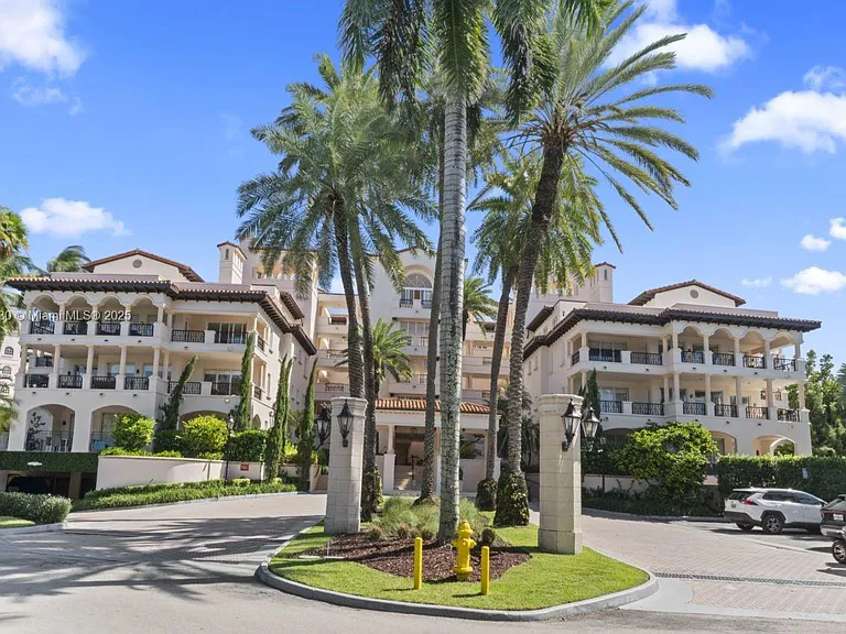 19217 Fisher Island Dr #19217 — Photo 42