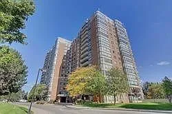 7601 Bathurst St #804