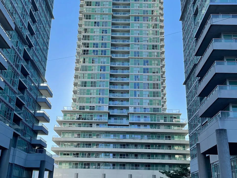 60 Town Centre Ct #1905
