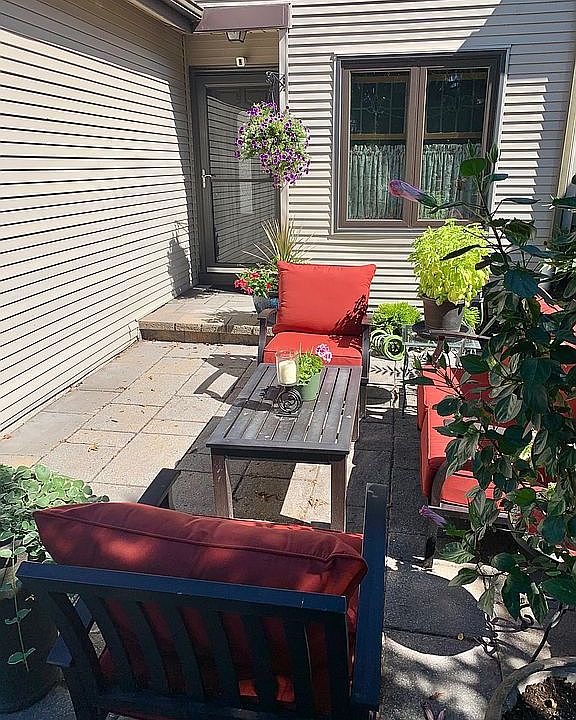 2nd image of 26 Holly Ct