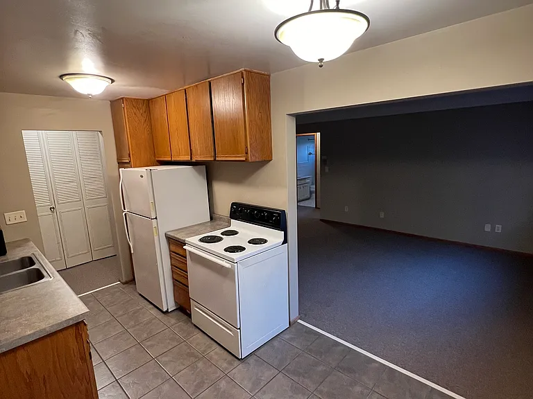 22 Raymond Pl #6 — Photo 6
