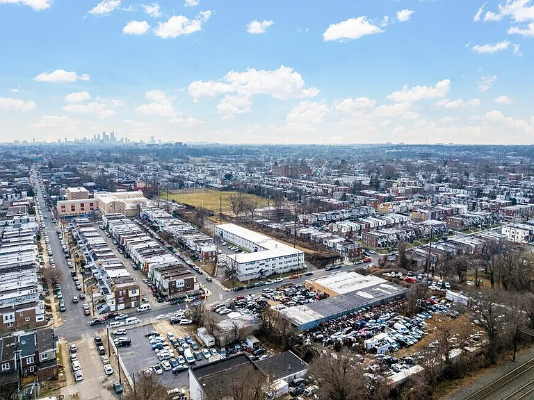 631 W Fisher Ave #B-8 — Photo 14