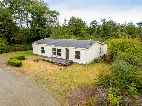 2704 224th St, Ocean Park, WA 98640