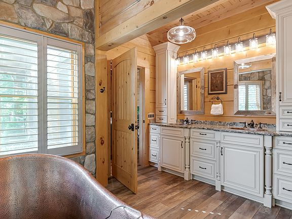 42nd image of 6011 Garrison Springs Rd