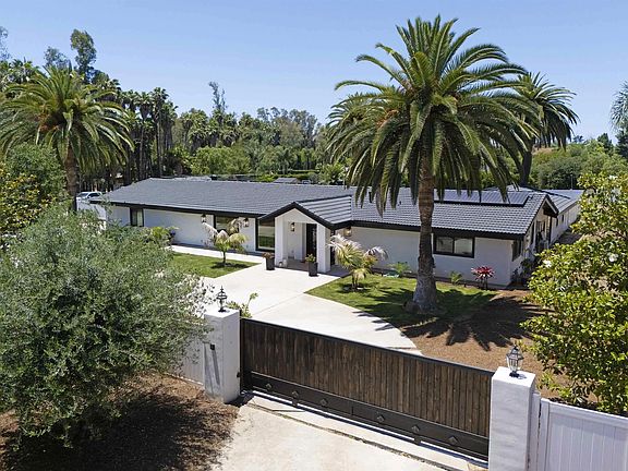 2nd image of 13367 Calle Colina