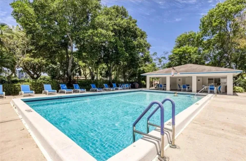 2 bed, 1260 sqft, $2,295 — Photo 3