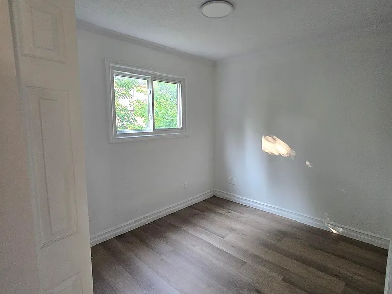 901 Lawson Rd — Photo 8