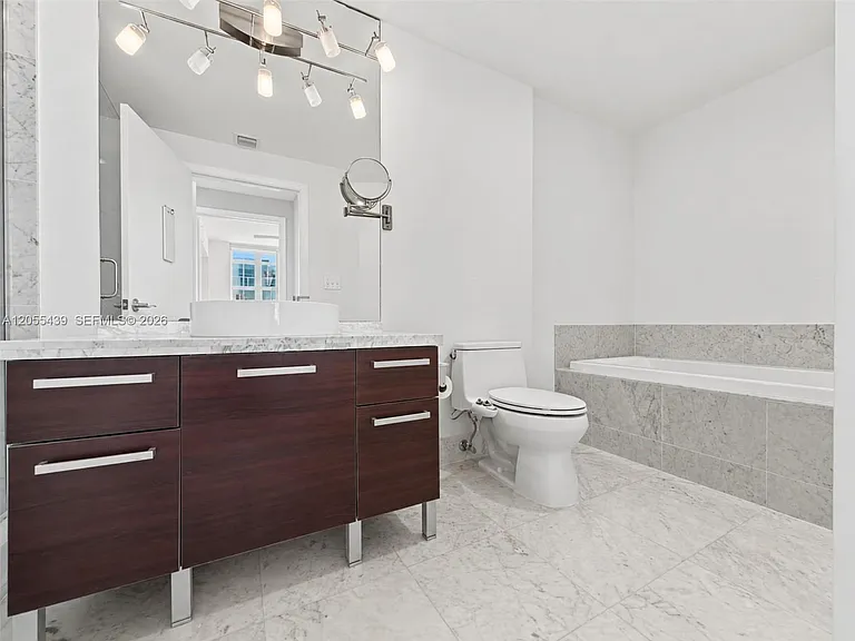 253 NE 2nd St #1804 — Photo 9