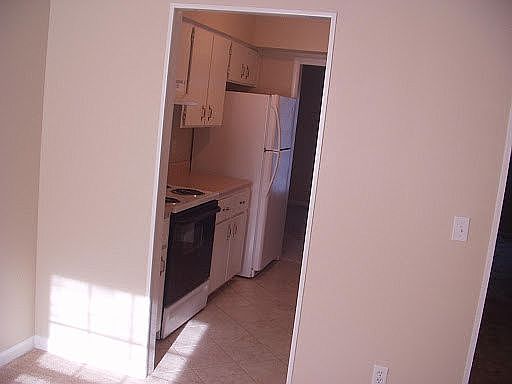 2nd image of 4110 Crane St