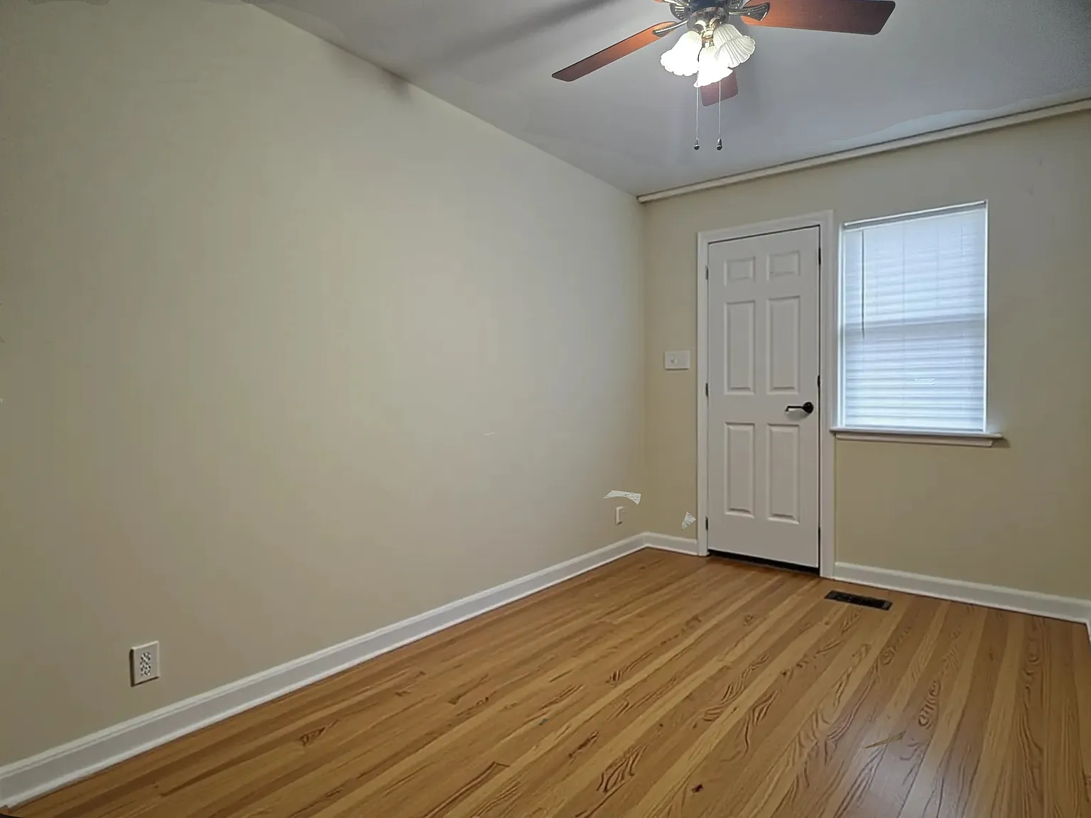 1224 East 9th Street — Photo 2