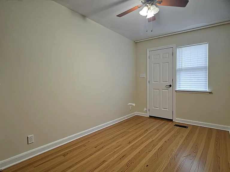 1224 E 9th St #1 — Photo 2