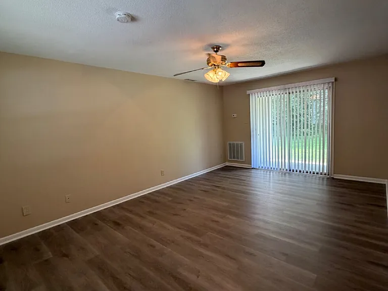 165 Scott Hills Dr #F-4 — Photo 5