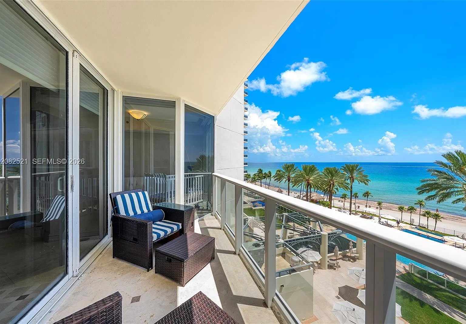 Ocean One Condo — Photo 3
