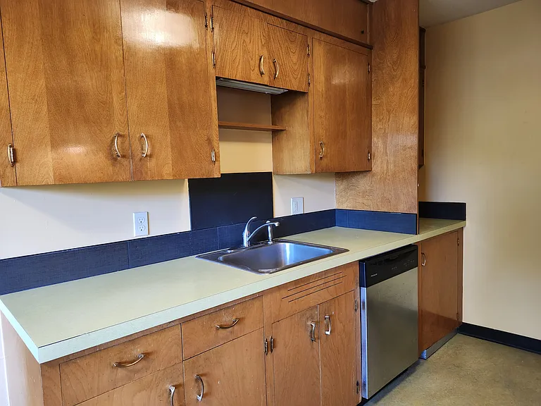 2837 SW Troy St — Photo 3