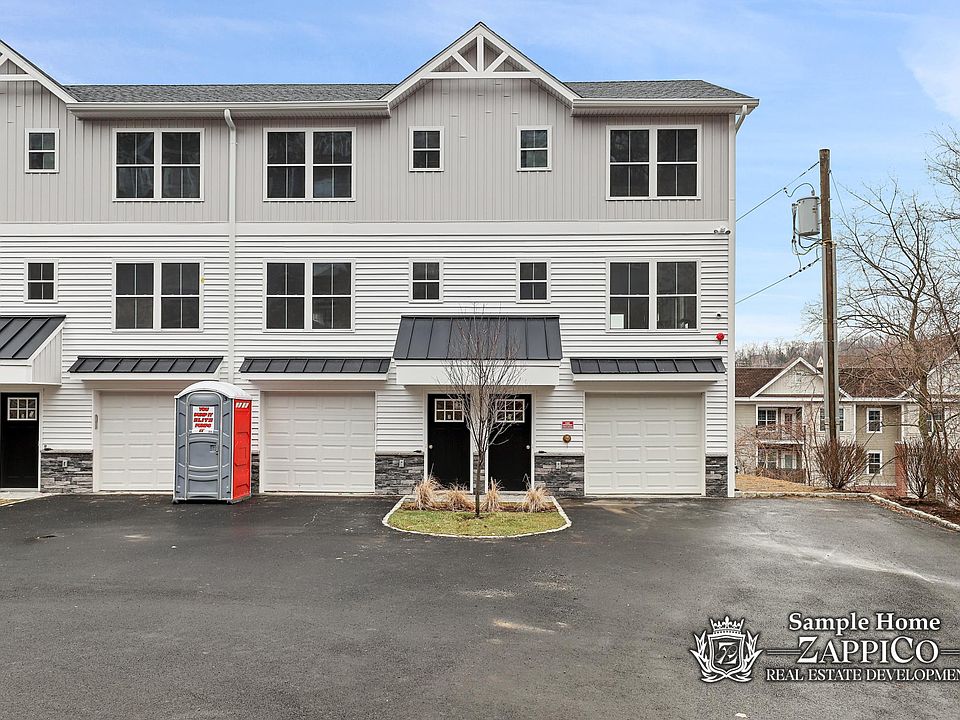 1st image of 3 Woodlands Ave #2