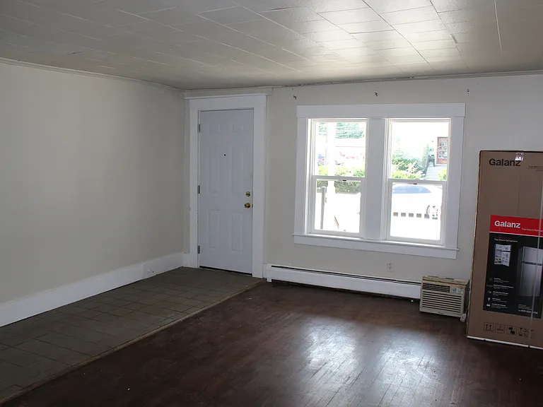 110 Ballard St #1 — Photo 4