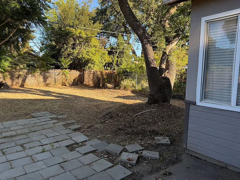 1921 Maryland Ave — Photo 14