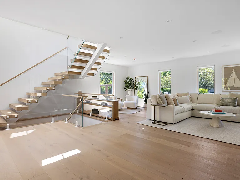 28 Hoppin Ave — Photo 8