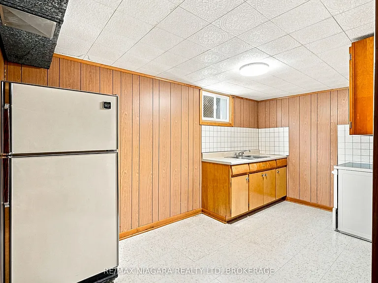 6521 Caledonia St — Photo 24