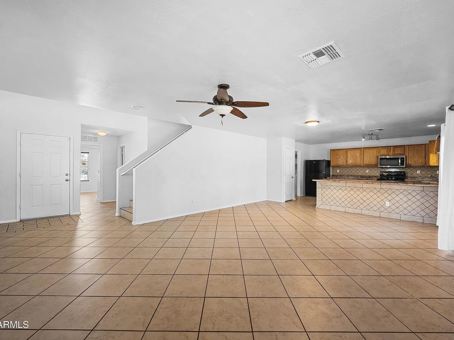 4 bed, 3.0 bath, 1921 sqft, $1,899 — Photo 4