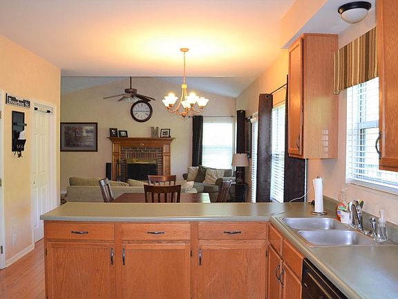 5th image of 7825 Willow Run Ct