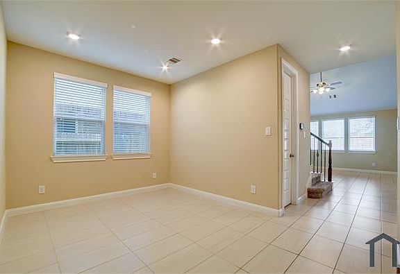 5th image of 8114 Legacy Creek Dr