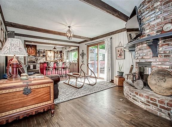 4th image of 9125 Grandview Dr