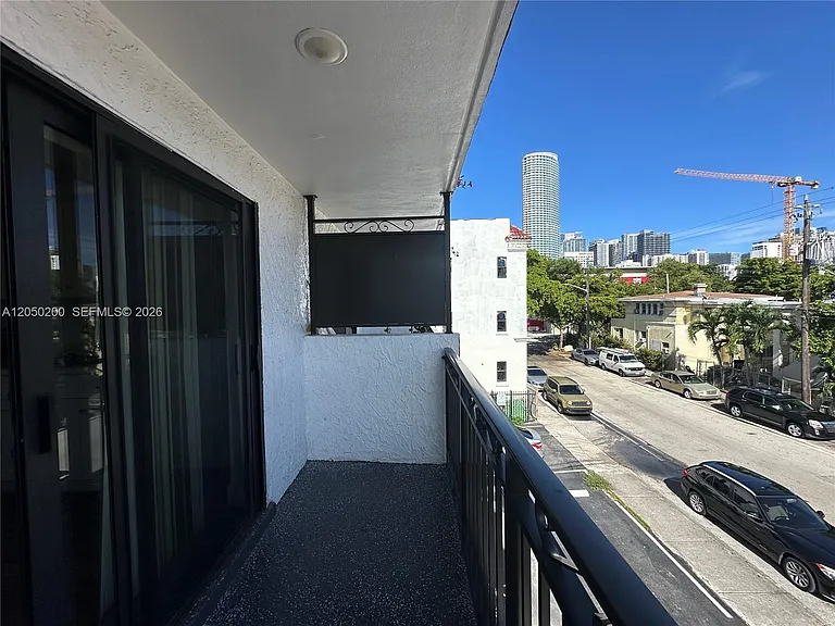 529 SW 4th St #301 — Photo 6