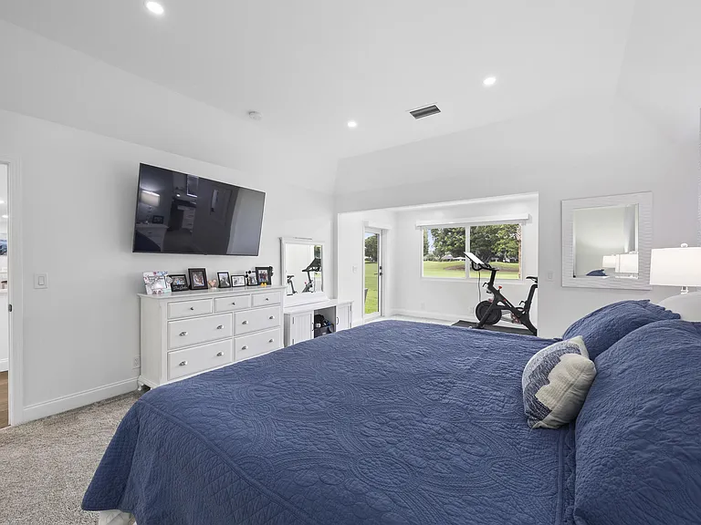 17235 Bay St — Photo 17