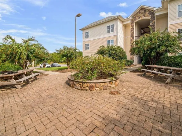 302 Campus Walk Trl Unit 300, Elon, NC 27244