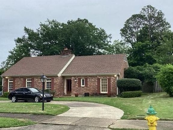 3rd image of 3327 Royal Carriage Dr