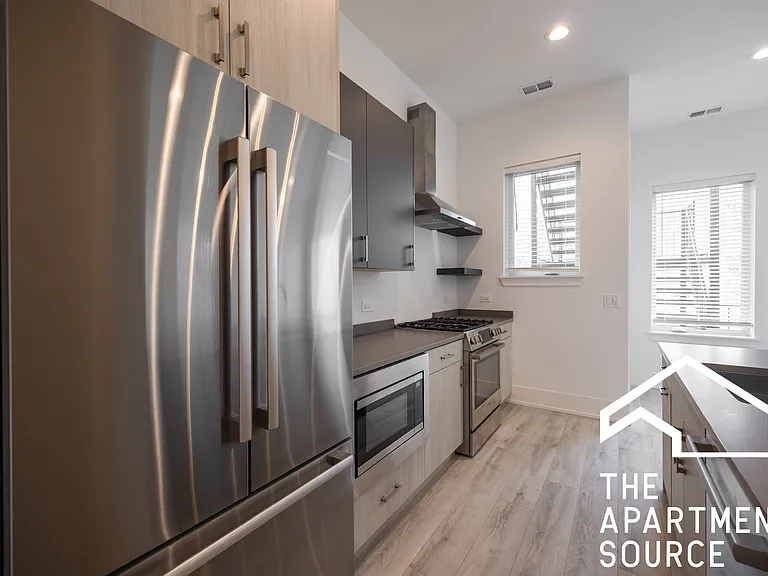 1814 W Thomas St #2R — Photo 7