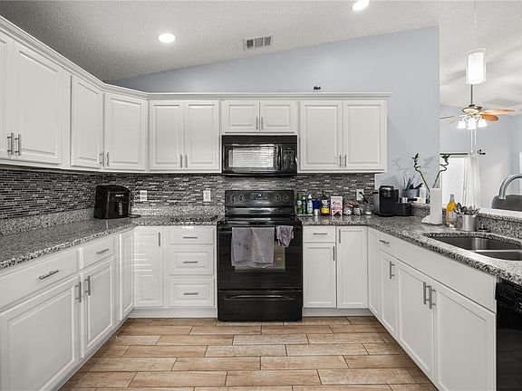 3rd image of 2930 WOOLRIDGE DRIVE