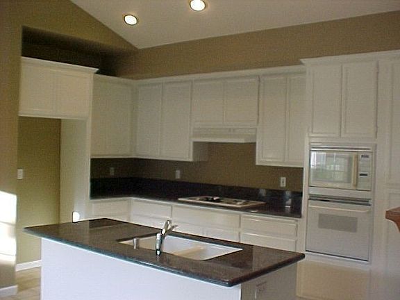 2nd image of 4851 Bridgewater Cir