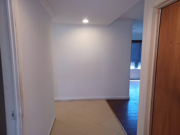 3rd image of 10741 Jasmine St