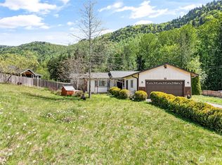 2931 Green Valley Dr, Maple Falls, WA