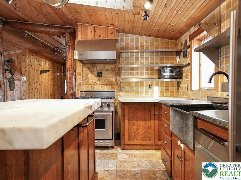 371 Green Tree Dr — Photo 11