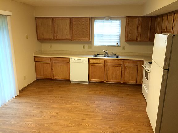 3rd image of 2206 Big Tree Dr