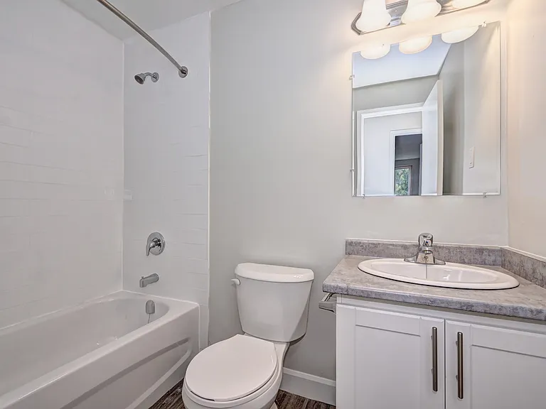 255 Belsyde Ave E — Photo 16
