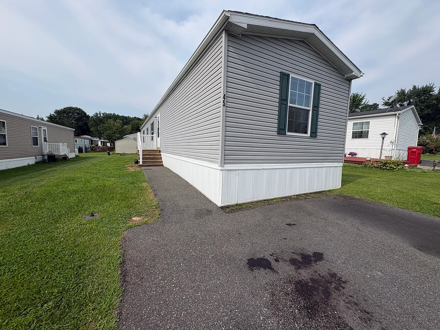 3 bed, 1153 sqft, $1,900 — Photo 1