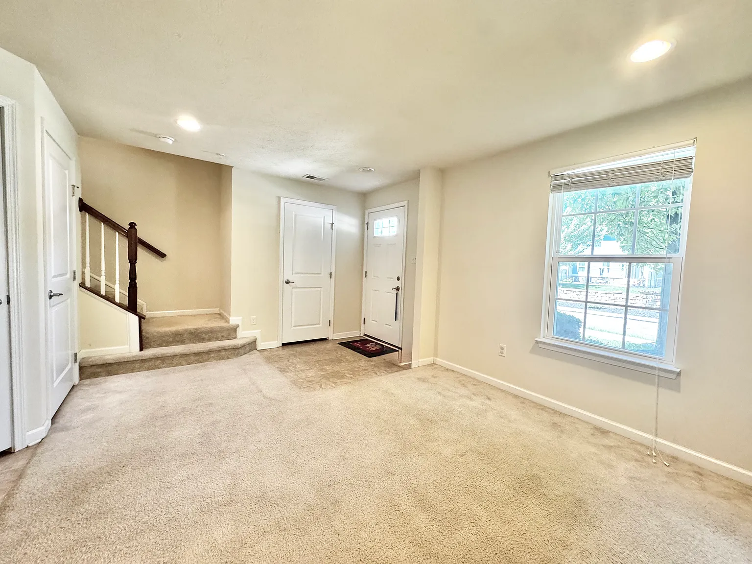 3 bed, 2.5 bath, 1620 sqft, $2,300 — Photo 3