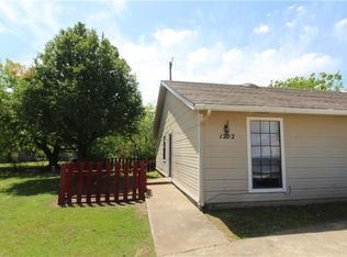 1202 Parkwood Ct, Moore, OK 73160