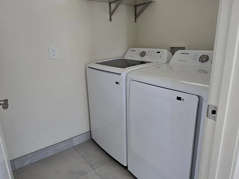 10931 Hayvenhurst Ave — Photo 9