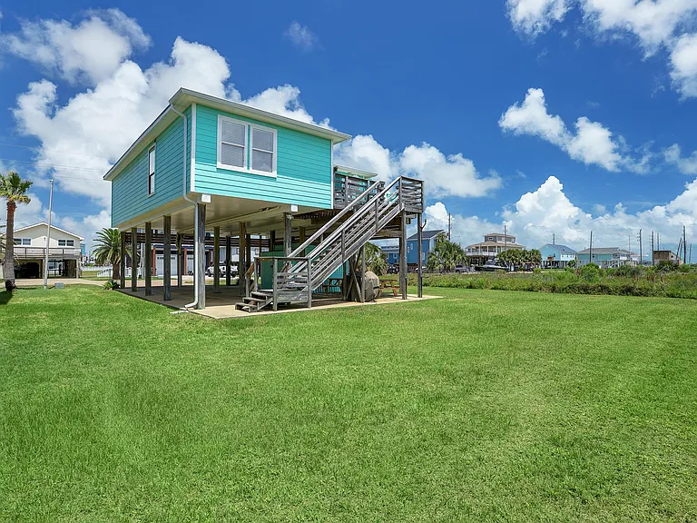 4214 Nueces Dr — Photo 2