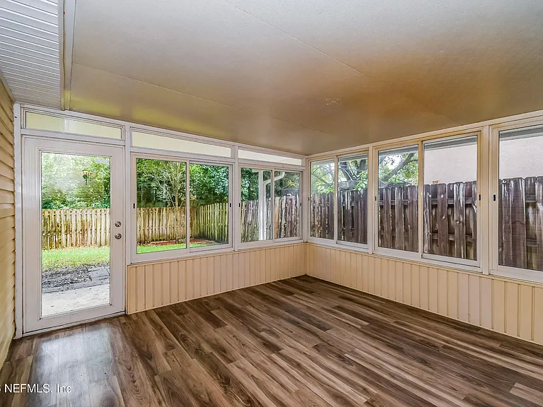 12579 Woodfield Cir W — Photo 13