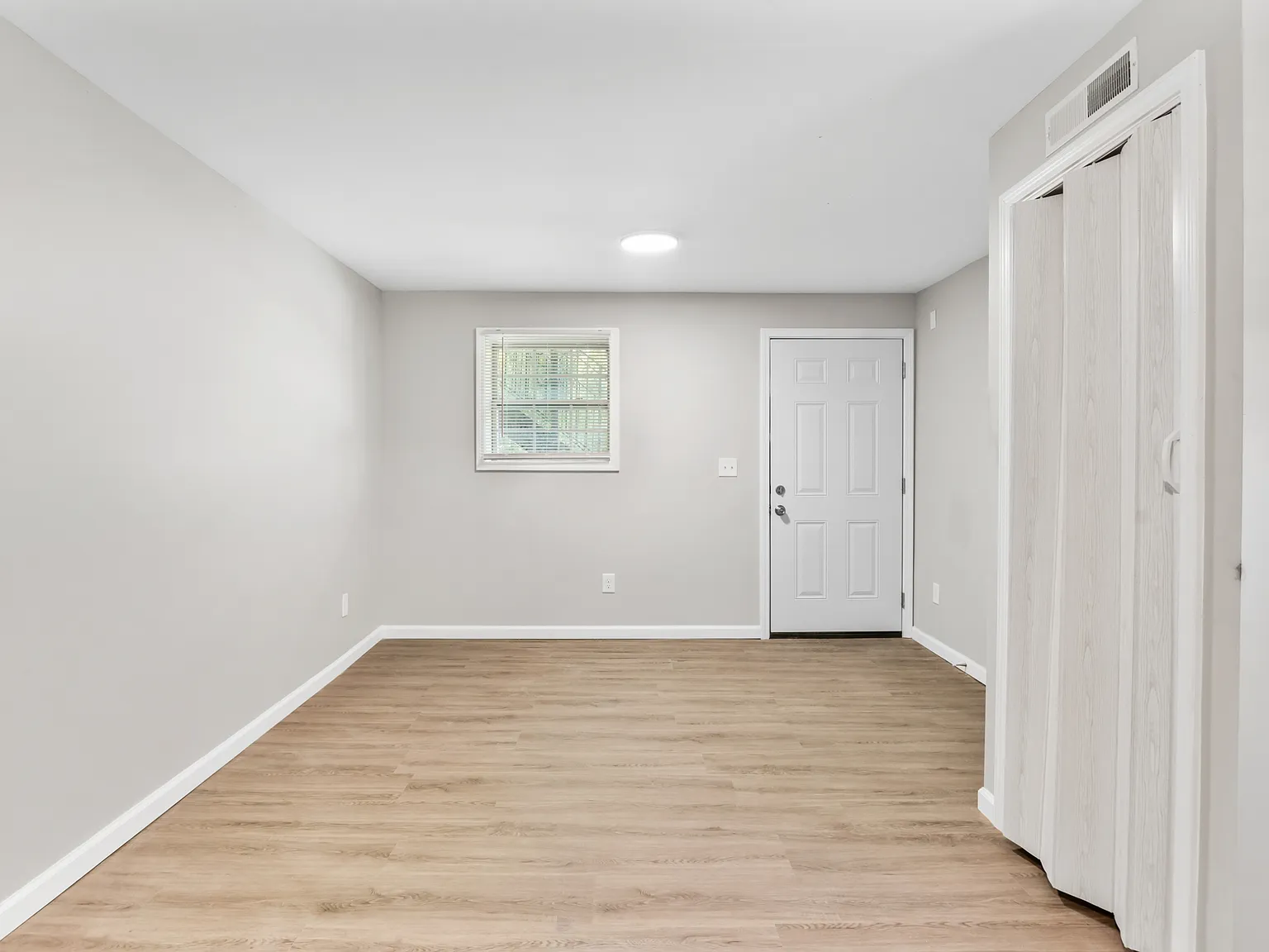 396 Rawson Street Southwest - 10 — Photo 4