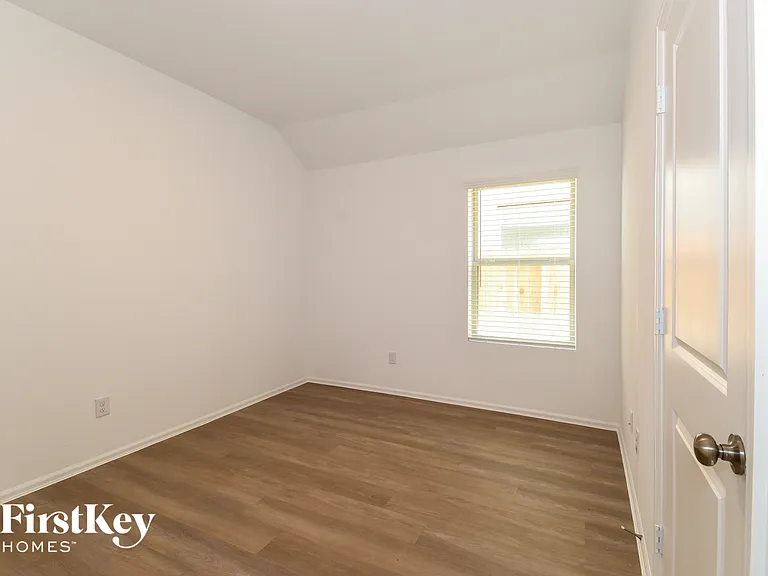 712 Willow Harbor Ln — Photo 12