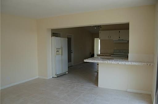 4th image of 3025 French Ave