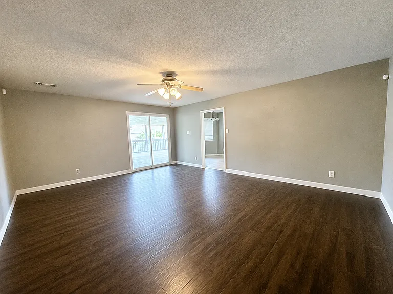 10812 Windridge Dr — Photo 2